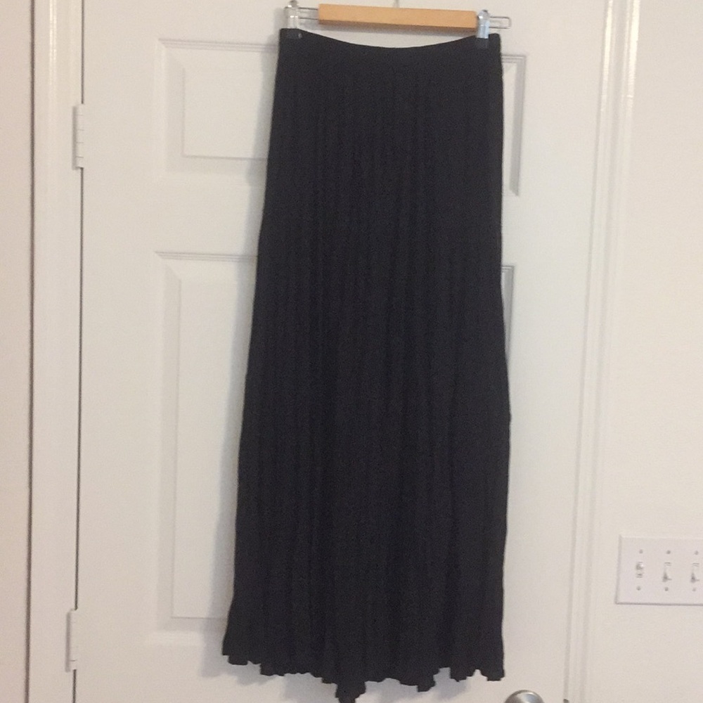 Black broomstick maxi skirt size medium